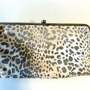 Hobo International wallet. Funky print.